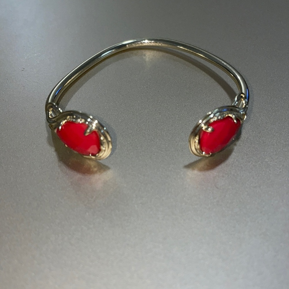 Kendra Scott bracelet